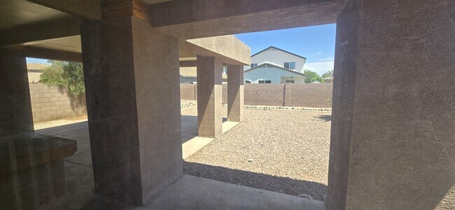 Building Photo - 2611 W Gypsum Ave