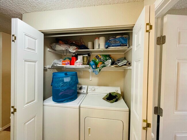 Building Photo - 12521 NE 117th Pl