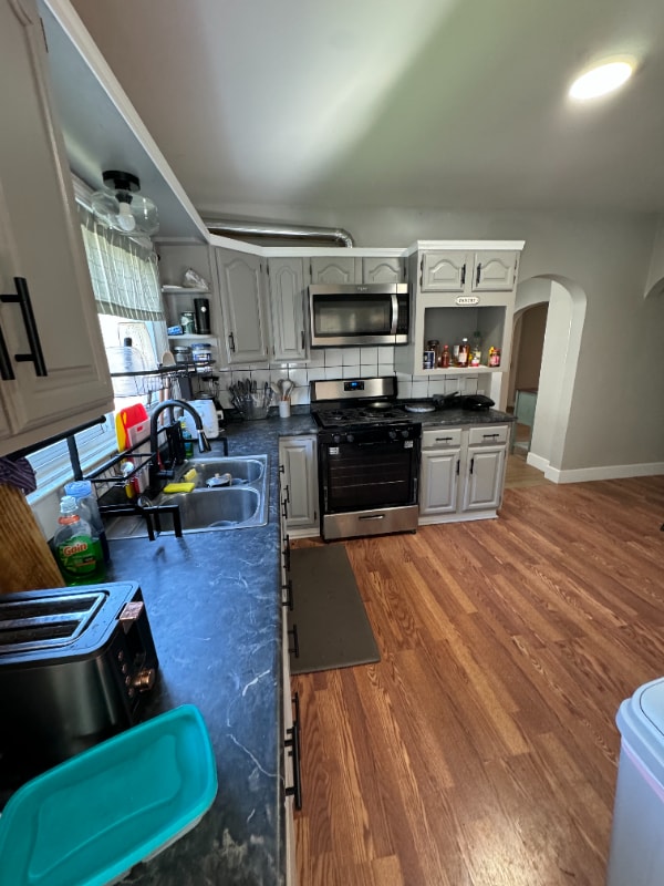 Building Photo - 805 E Taylor St