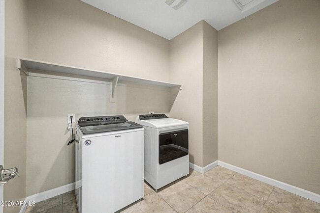 Building Photo - 30731 W Monterey Dr