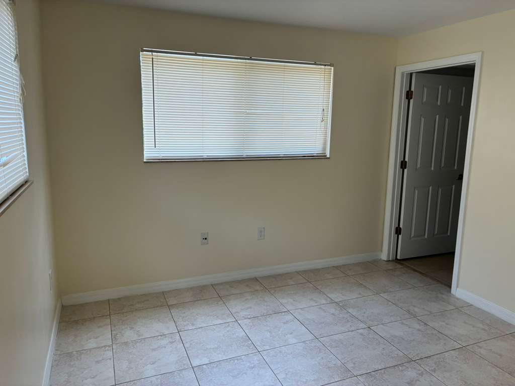 Building Photo - 14500 SW 88th Ave