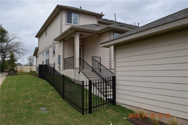 Building Photo - 313 N Heatherwilde Blvd
