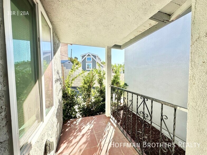 Building Photo - 2429 W Ave 33