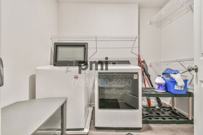 Building Photo - 6306 Pne Rdg Pt