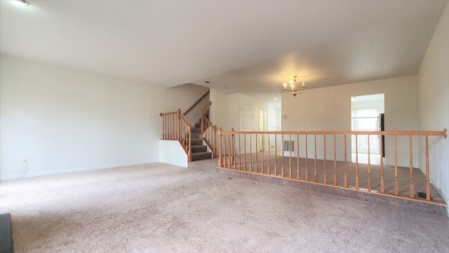 Building Photo - 3 Bedroom, 3.5 Bathroom Townhouse in North...