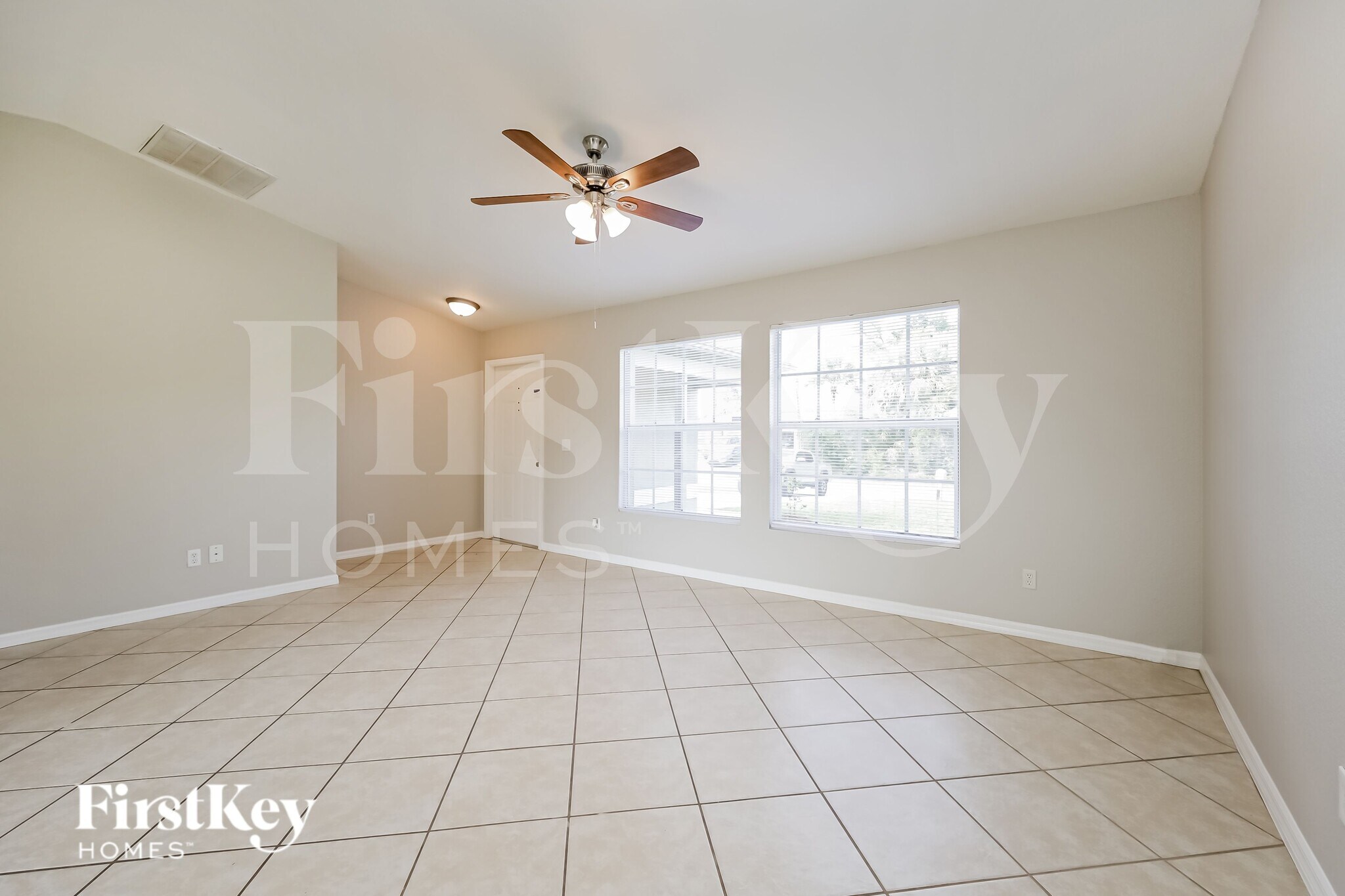 Building Photo - 2565 Vogler Ln