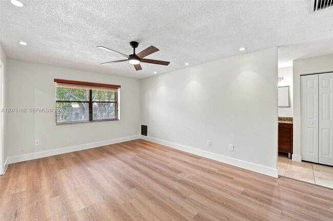 Building Photo - 6820 SW 128th Ct