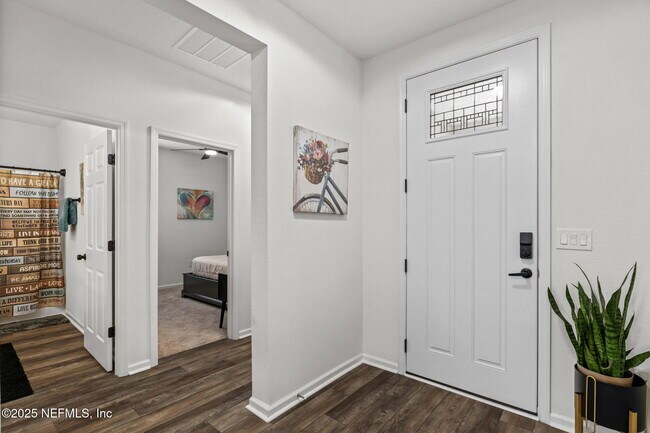 Building Photo - 12897 Logans Walk Ln