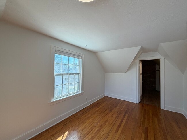 Building Photo - $1,950 | 3 Bedroom, 2 Bathroom House | NO Pets | Available for Immediate Move In!