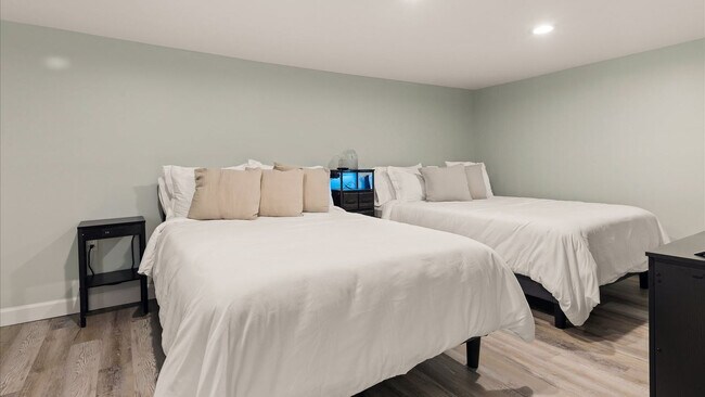 Building Photo - 27 S Oakland Ave