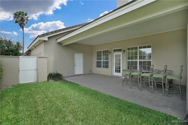 Building Photo - 21 Bales Rd