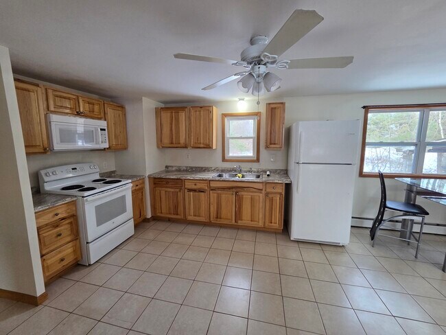 Building Photo - 158 McKeen St