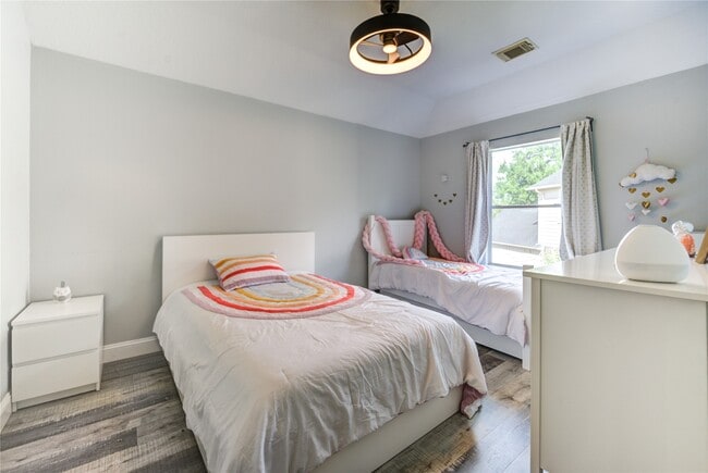 Building Photo - 6206 Clear Canyon Dr