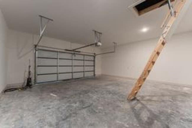 Building Photo - New 4 bedroom in Bella Vista.