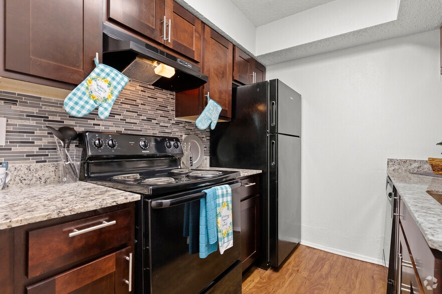 Stoneleigh Place 2261 W Buckingham Rd Garland TX 75042 Apartment Finder