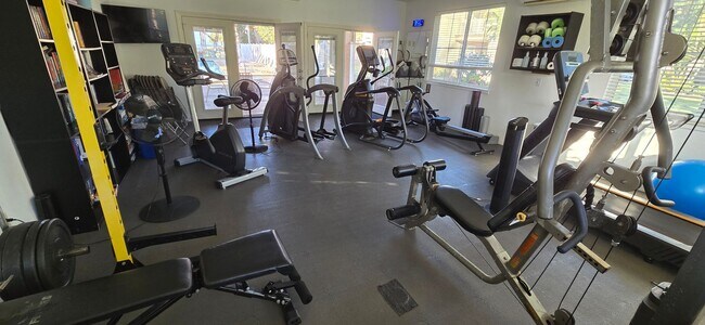 Building Photo - Great Ocean View from this Convenient North Kihei Condo- Close to the Beach