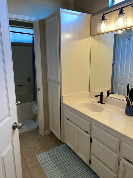 Building Photo - 5411 Havenhurst Cir