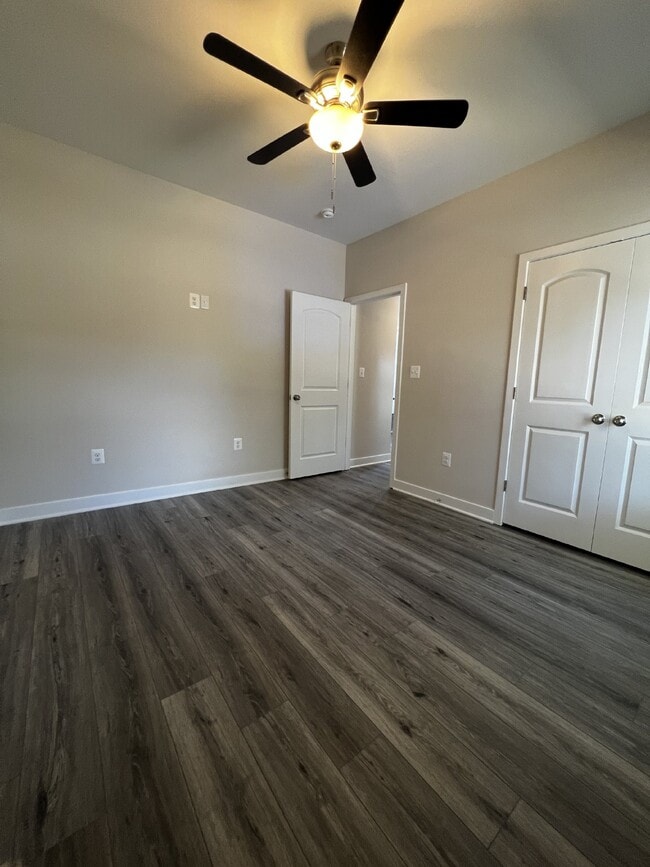 Building Photo - 38 Meadow View Ln