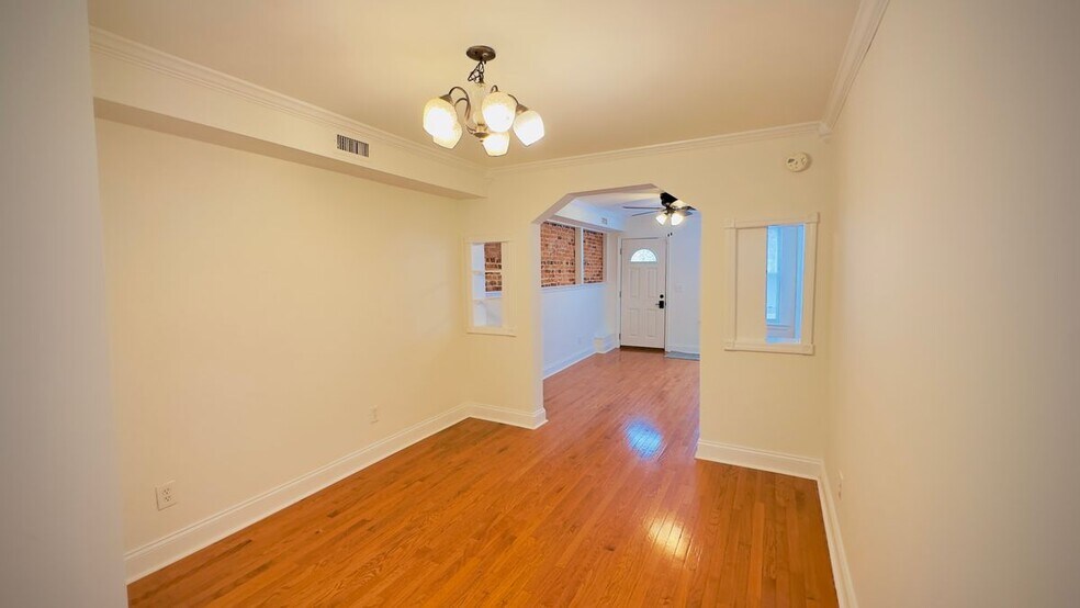 Building Photo - 2234 Fleet St