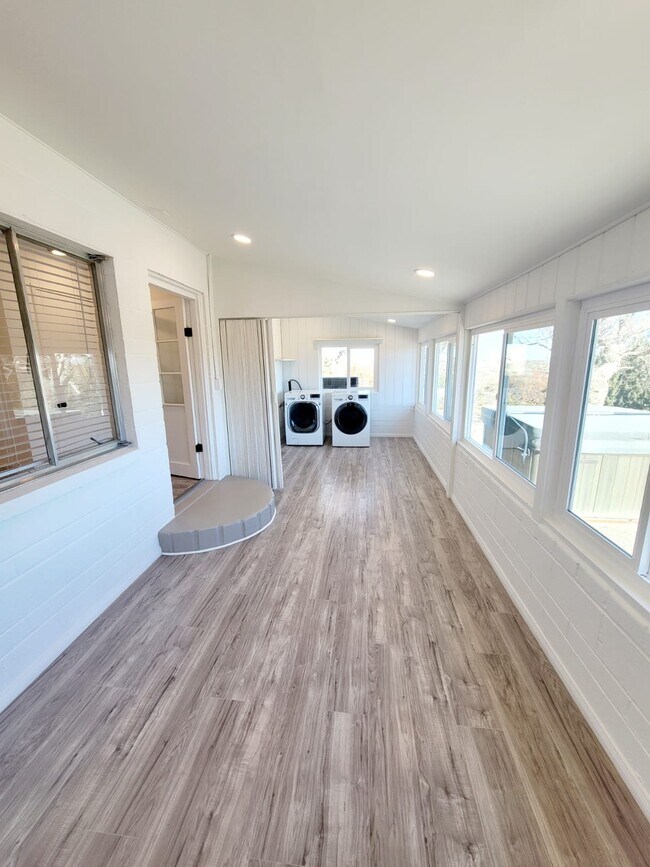 Building Photo - 36744 Vista del Lago St