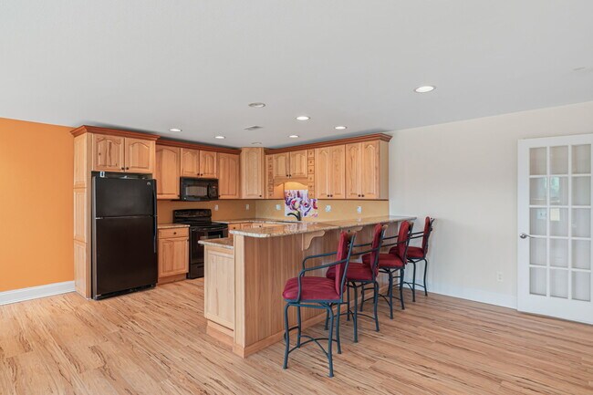 Building Photo - 104 Sunali Ln
