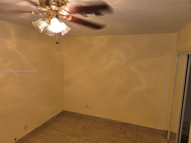 Building Photo - 2359 N Wallen Dr