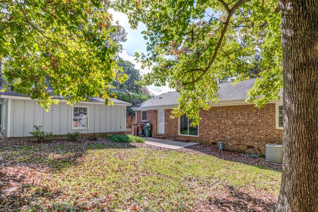 Building Photo - 1023 Pamlico Dr