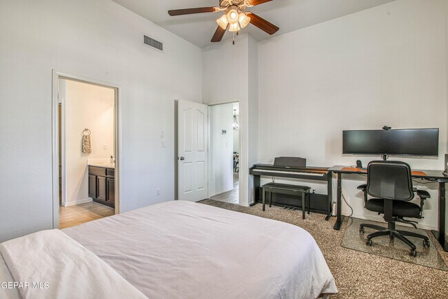 Building Photo - 7517 Red Cedar Dr