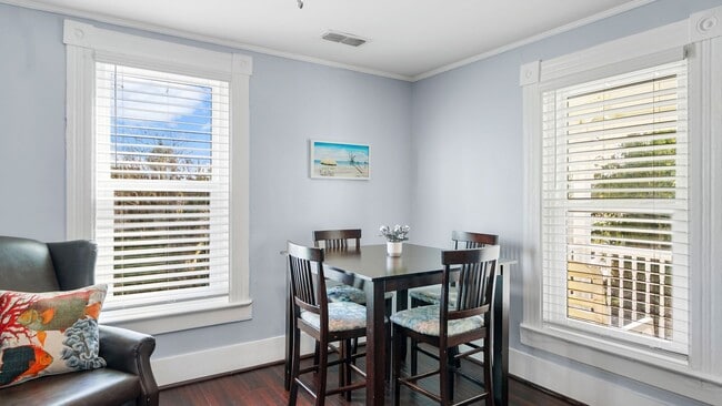 Building Photo - 14 Sanchez Ave