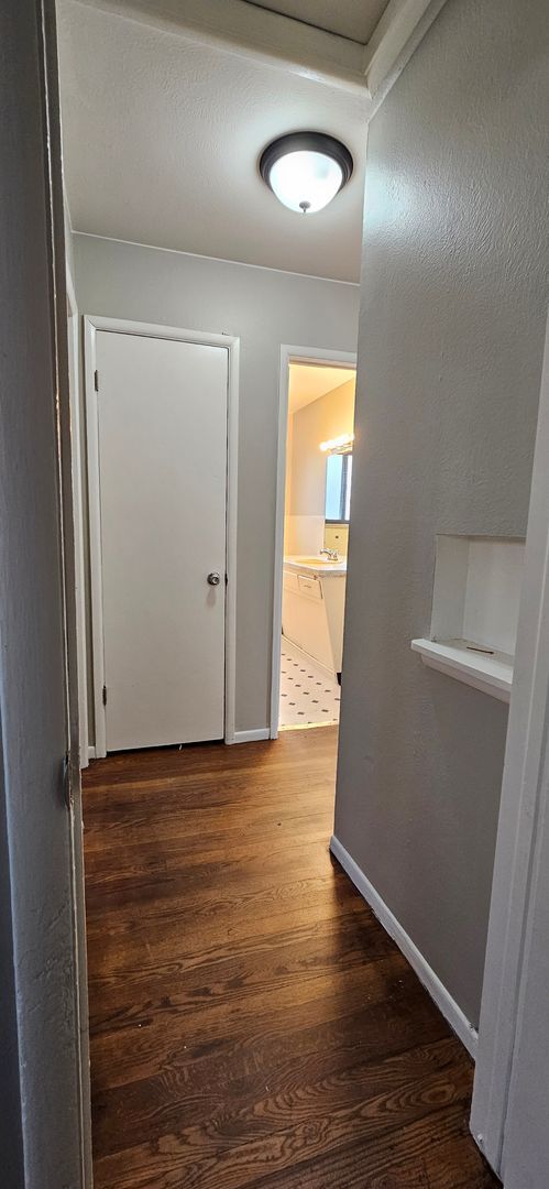 Building Photo - 1134-1138 N Akron St