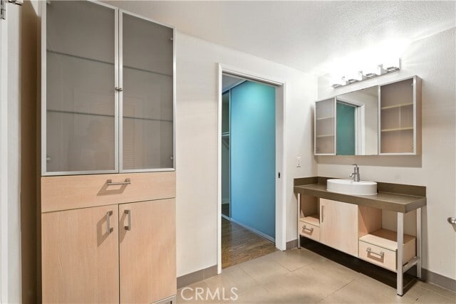 Building Photo - 1234 Wilshire Blvd