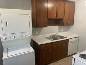 Building Photo - 215 Lovelace Dr