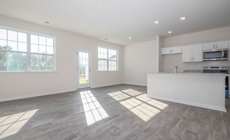 Building Photo - 1406 Maltese Ln