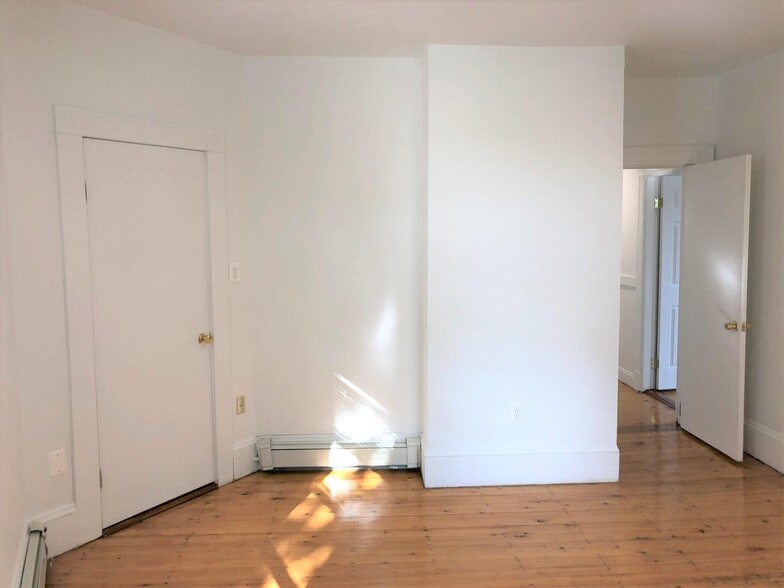 Building Photo - 56 Portsmouth St