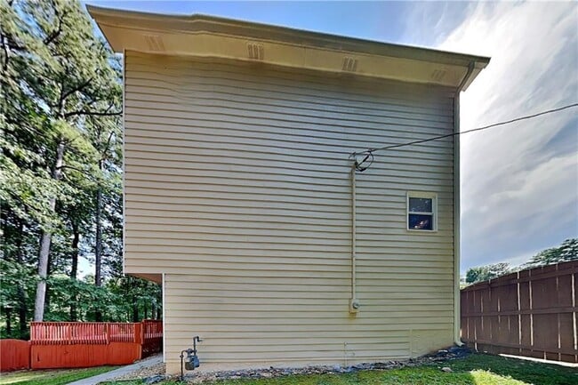 Building Photo - 44 Oak Landing Ct S