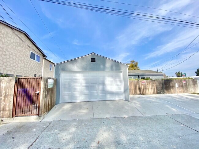 Building Photo - 2249 Garnet Ave