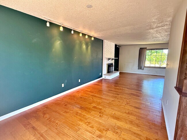 Building Photo - 2746 SE 73rd Ave