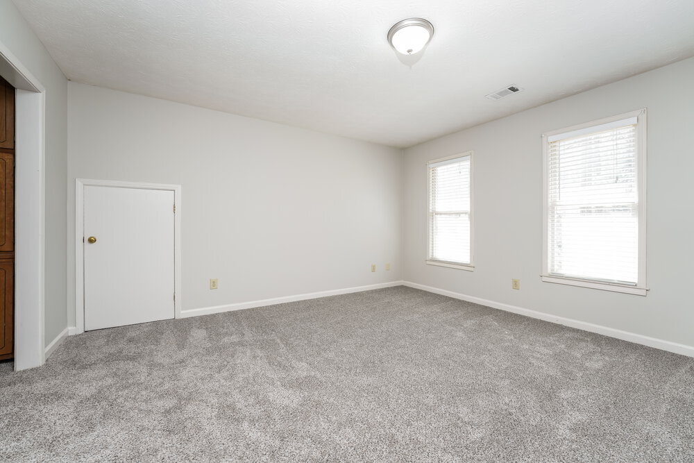 Building Photo - 2526 Highland Dr SE