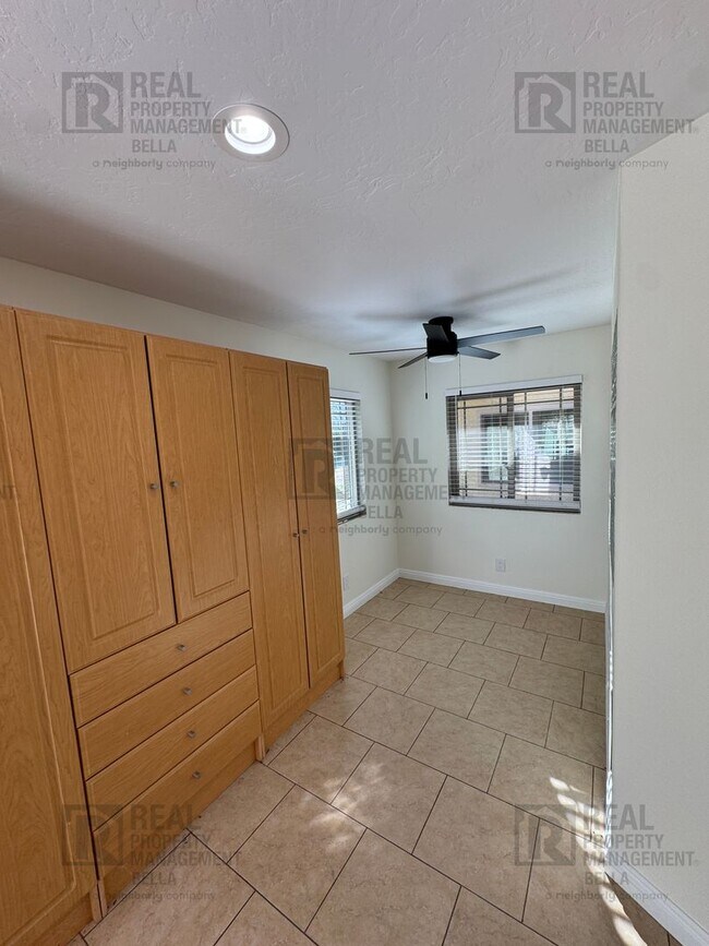 Building Photo - 7BR Single-Story Retreat on 2.7+ Acres – Spacious, Sun-Filled Living in Prime Temecula