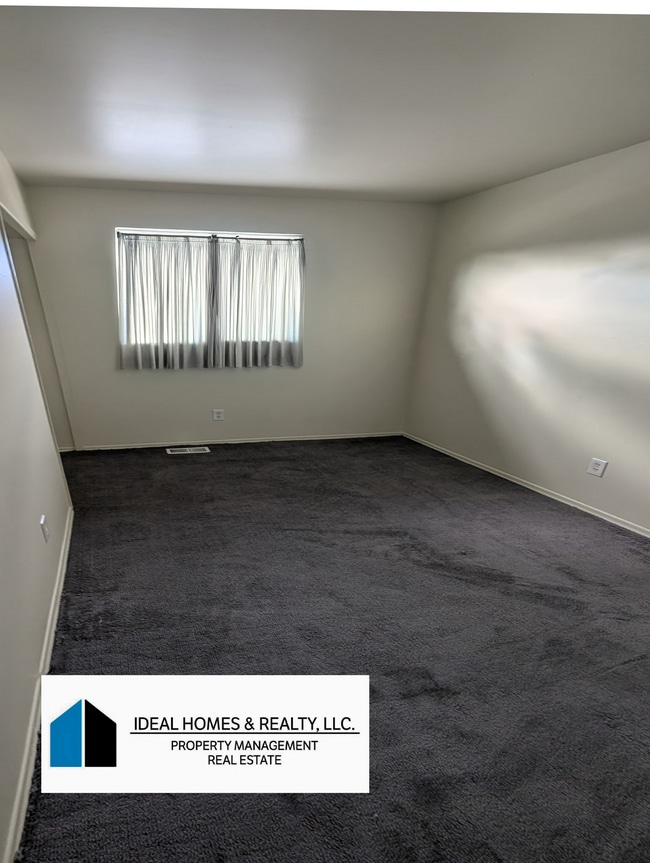 Building Photo - 5487 Clubok Dr