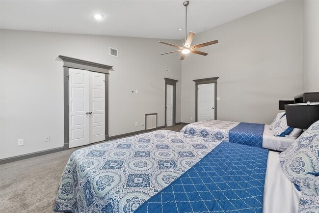 Building Photo - 11280 Braes Forest Dr