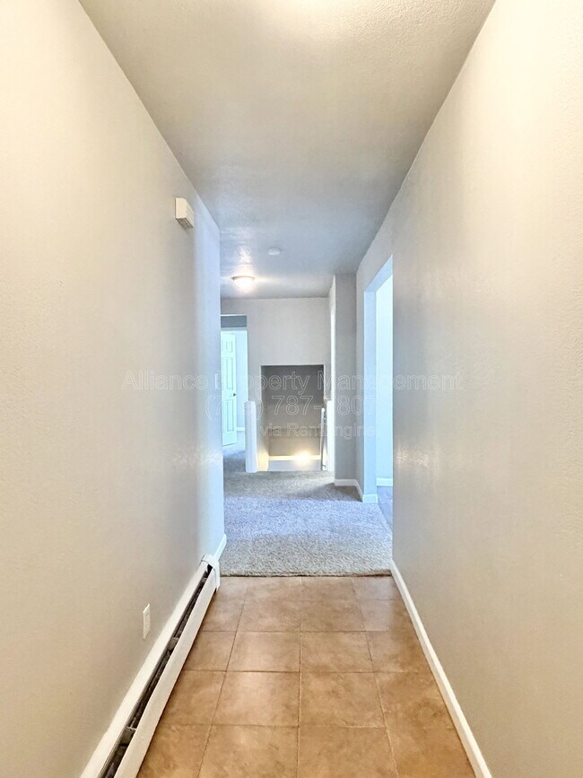 Building Photo - 2528 Tremont St