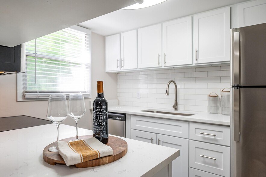 Building Photo - The Artisan Apartments