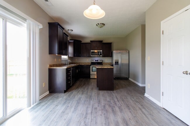 Building Photo - 856 Adena Ln