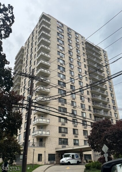 Building Photo - 307 Prospect Ave