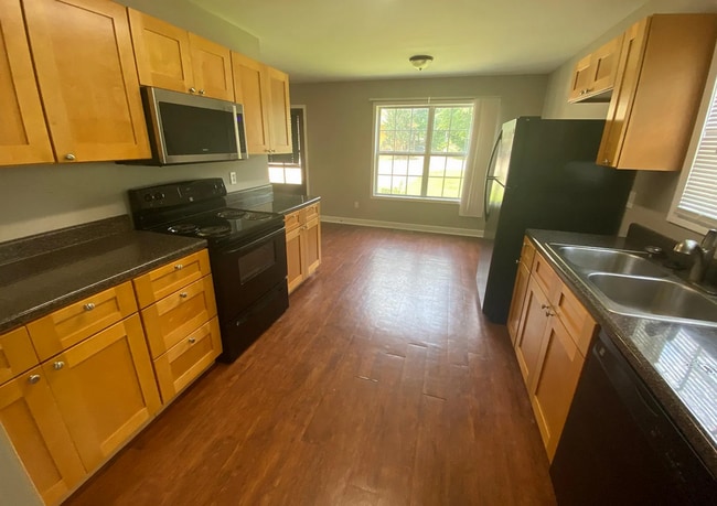 Building Photo - 3 BD/2 BA