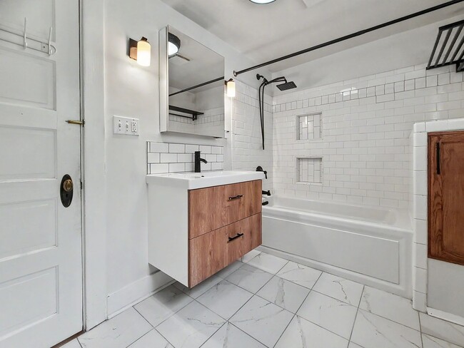 Building Photo - 6528 12th Ave NW