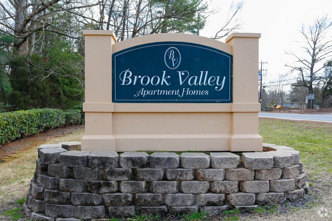 Building Photo - Brook Valley Apartment Homes