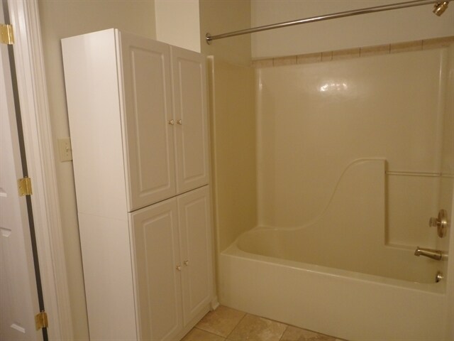 Building Photo - 755 Apple Ln