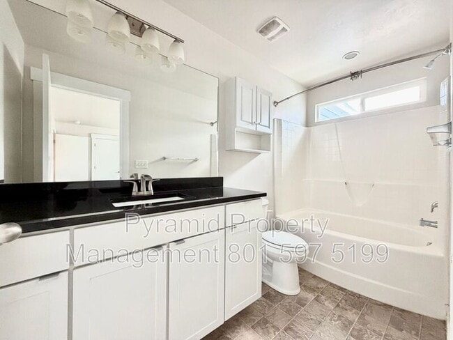 Building Photo - 15122 Gallant Dr